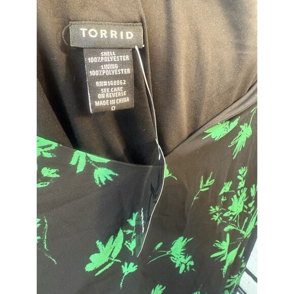 Torrid 0 10 top Blouse Black And Green NWT Casual Sheer Blouse Office - Picture 4 of 5